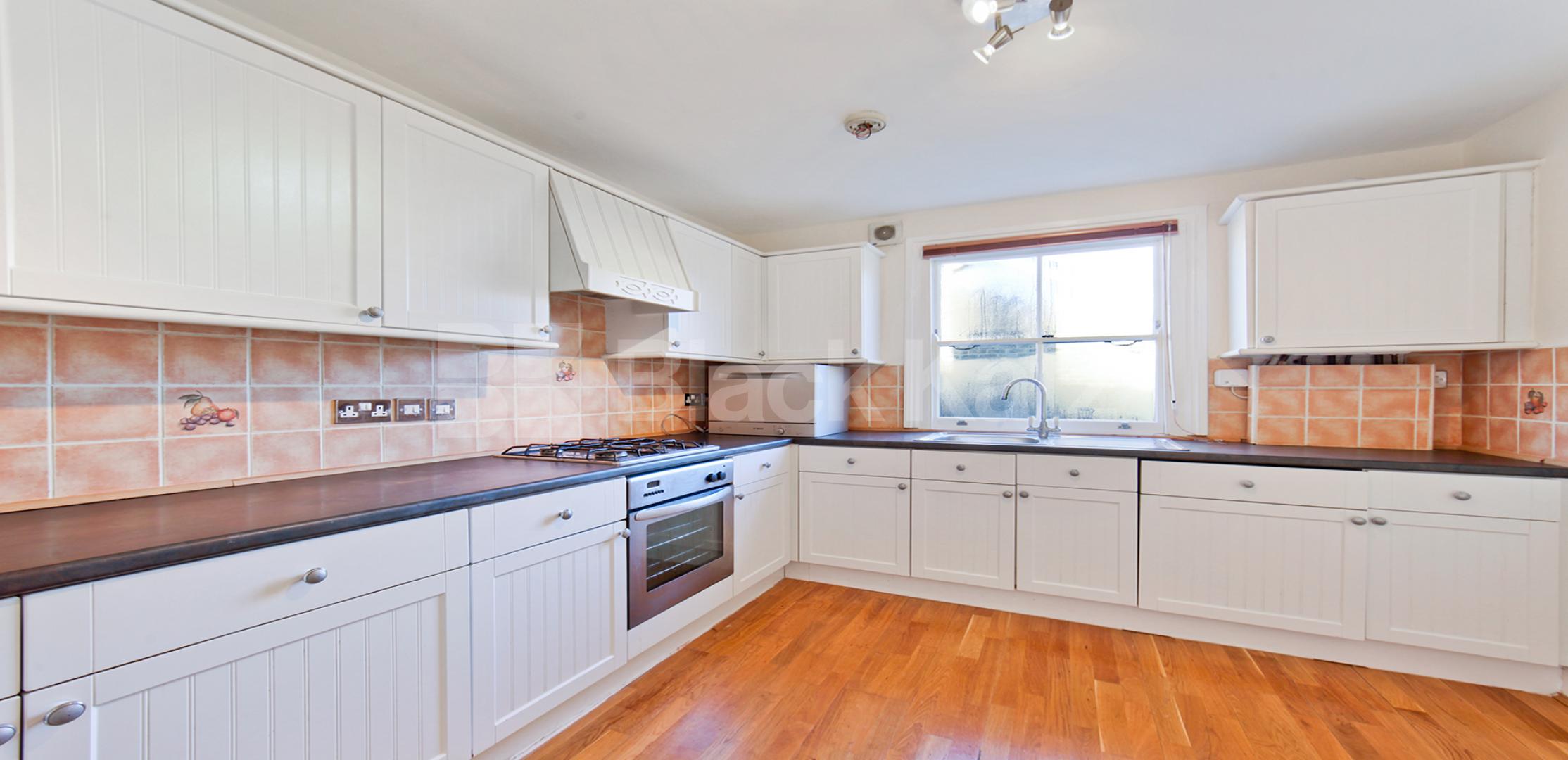 			UNDER OFFER, 2 Bedroom, 1 bath, 1 reception Apartment			 Hackford Road, Stockwell
